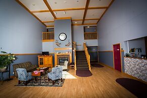 Chisholm Inn & Suites