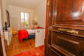 JOIVY Franci's House