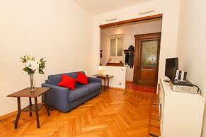 JOIVY Franci's House