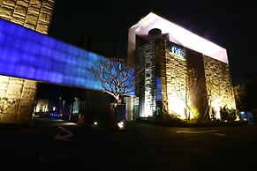 THE YORKER De'luxe Motel