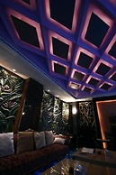 THE YORKER De'luxe Motel