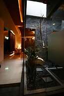 THE YORKER De'luxe Motel