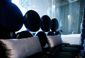 THE YORKER De'luxe Motel