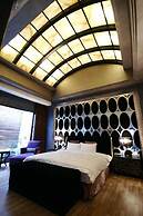 THE YORKER De'luxe Motel