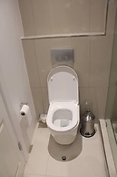 Pat Luxurious Studio