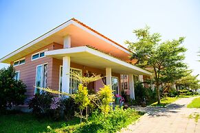 Lover View Pool Bar & Bungalows