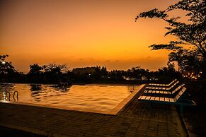 Lover View Pool Bar & Bungalows