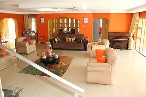 Borrowdale Ground Floor with Poolview