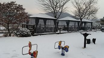 Forest of Color Pension