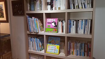 Forest of Color Pension