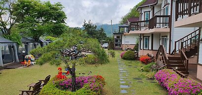 Forest of Color Pension