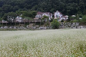 Forest of Color Pension