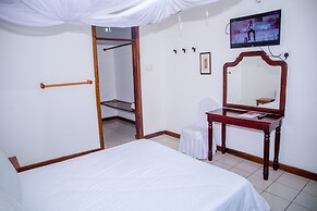 Saadani Tourist Center - Hostel