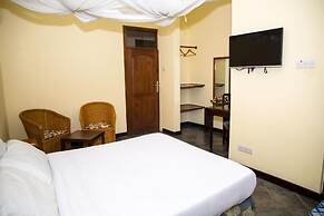 Saadani Tourist Center - Hostel