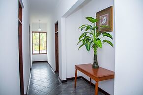 Saadani Tourist Center - Hostel