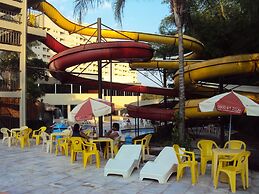 Apartamento Grand Dolphin - Férias em Caldas Novas