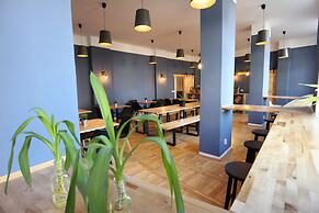 Blue Doors Hostel KTV