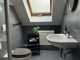 Blue Doors Hostel KTV