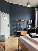 Blue Doors Hostel KTV