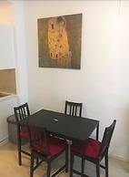 The Hague Short-Stay