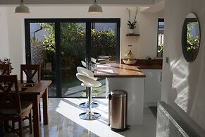 Luxury Victorian Garden Apartment