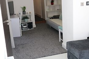 Luxury Victorian Garden Apartment