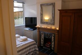 Luxury Victorian Garden Apartment