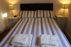 Luxury Victorian Garden Apartment