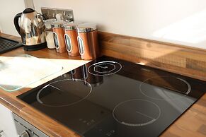 Luxury Victorian Garden Apartment