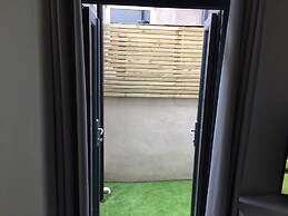 Luxury Victorian Garden Apartment