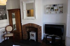 Luxury Victorian Garden Apartment