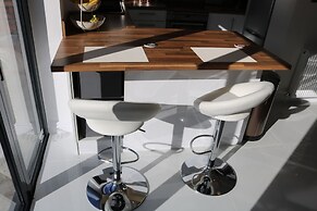 Luxury Victorian Garden Apartment