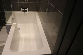 Luxury Victorian Garden Apartment