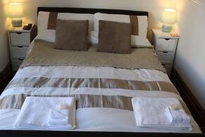 Luxury Victorian Garden Apartment