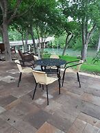 Horseshoe Riverside Lodge