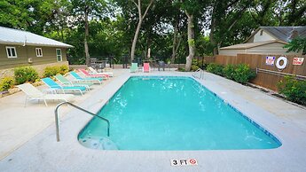 Horseshoe Riverside Lodge