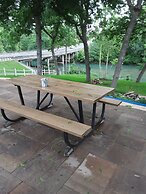 Horseshoe Riverside Lodge