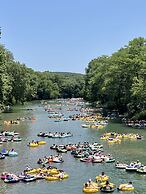 Horseshoe Riverside Lodge