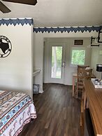 Horseshoe Riverside Lodge