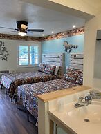 Horseshoe Riverside Lodge