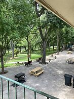 Horseshoe Riverside Lodge