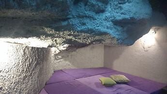 Hostal La Cueva - Hostel