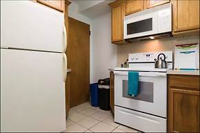 Two Bedroom West Stadium Bungalow - Unit 524