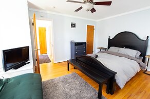 Two Bedroom West Stadium Bungalow - Unit 524