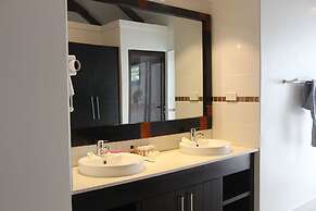 Landers Bay Resort & Spa Fiji - Adults Only