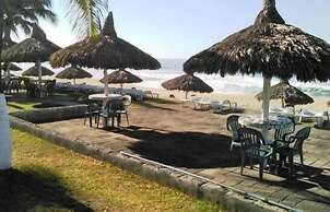 Casa Los Reyes Cerritos 8