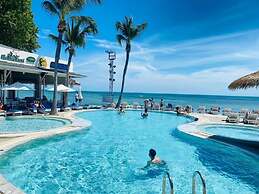 Combo Beach Hotel Samui