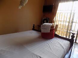 Olina Hotel and Apartments