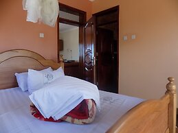 Olina Hotel and Apartments