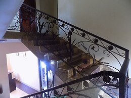 Olina Hotel and Apartments